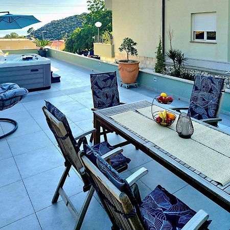 Amazing Apartment In Makarska With House Sea View Exterior foto