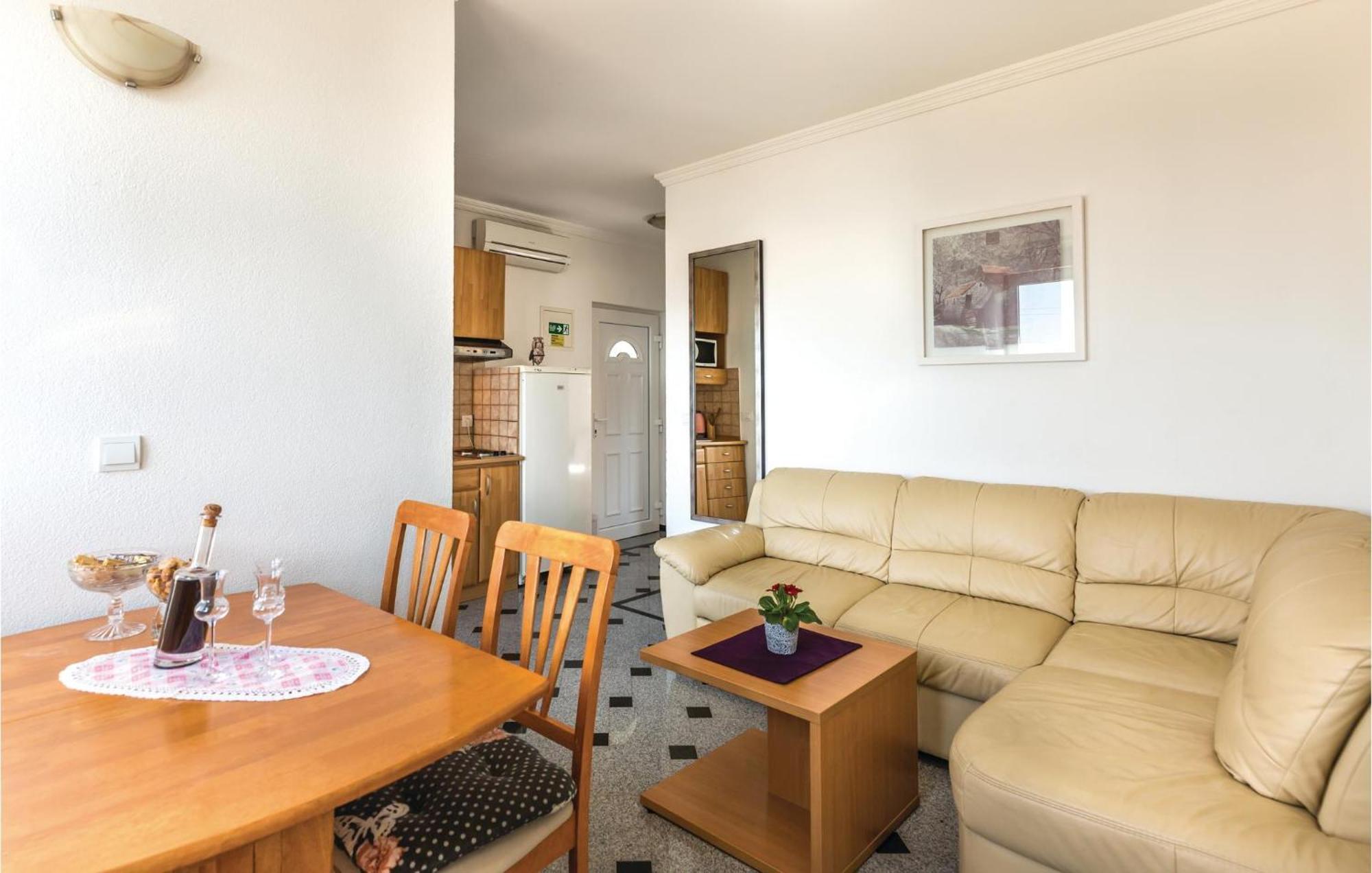 Amazing Apartment In Makarska With House Sea View Exterior foto